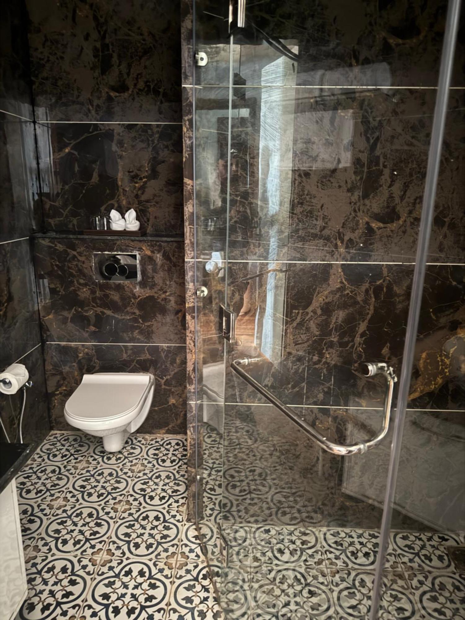 Sterling Kastoori Rudraprayag Hotel Bagian luar foto